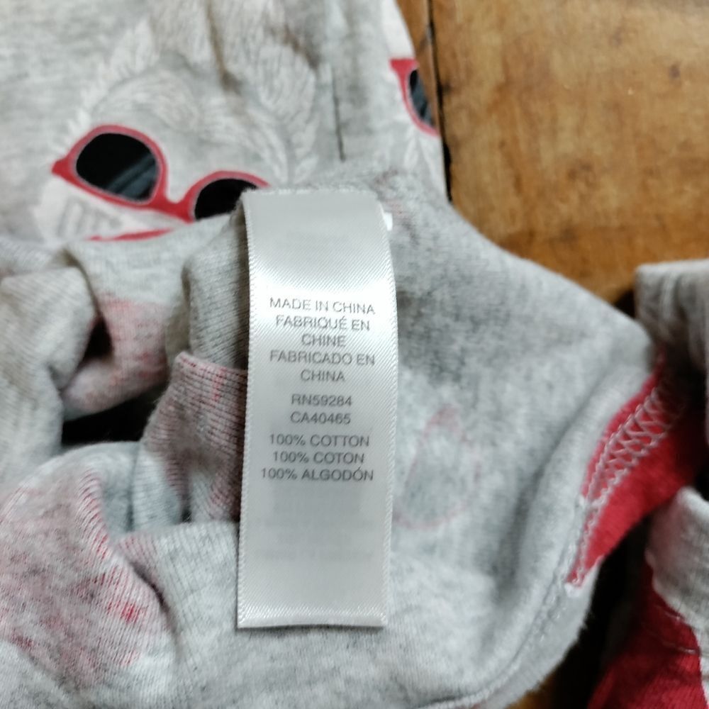 Place size 8 Christmas pajamas set Santa cotton unisex holiday red gray - Picture 3 of 5